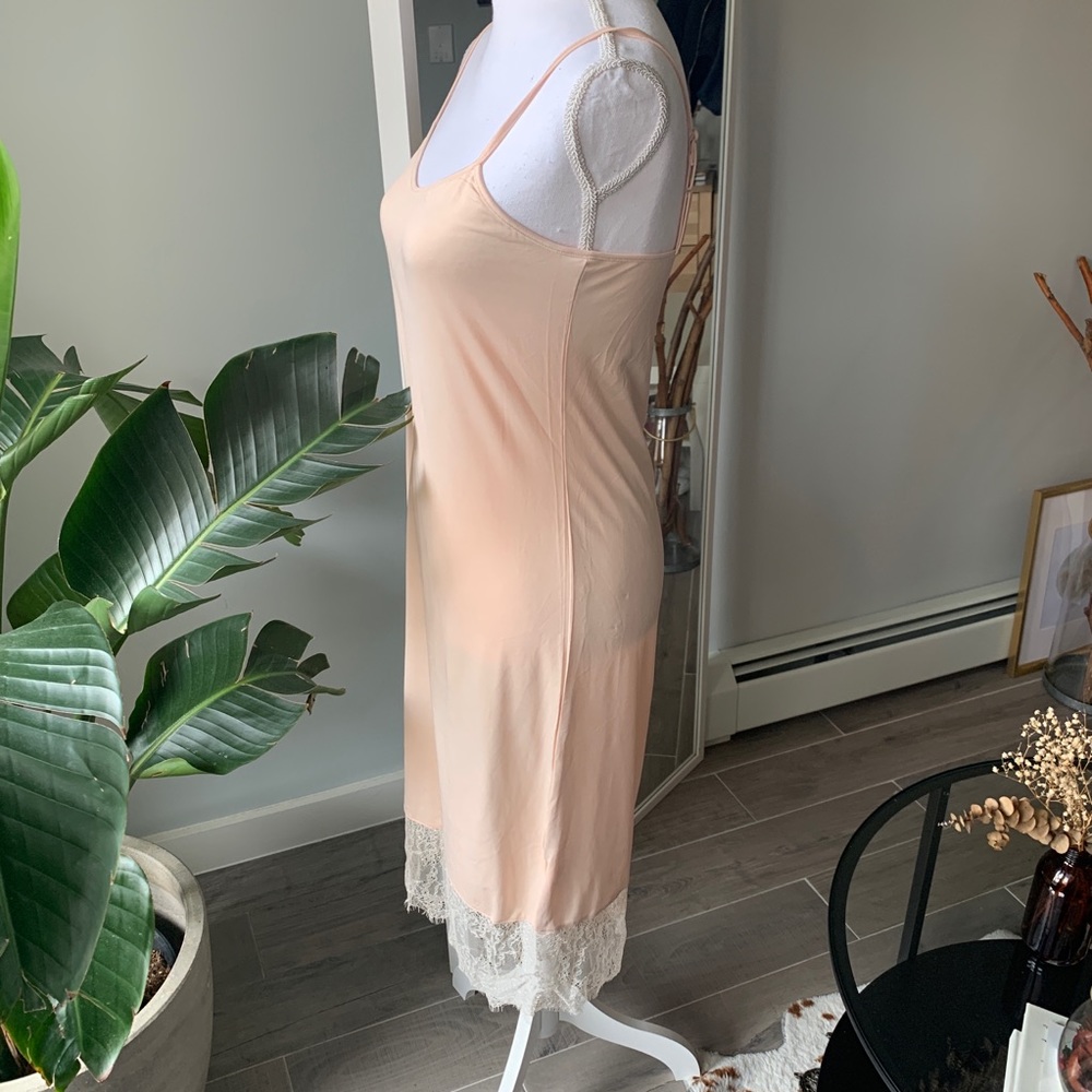 Pink slip dress with lace hem - Picture 3 of 4